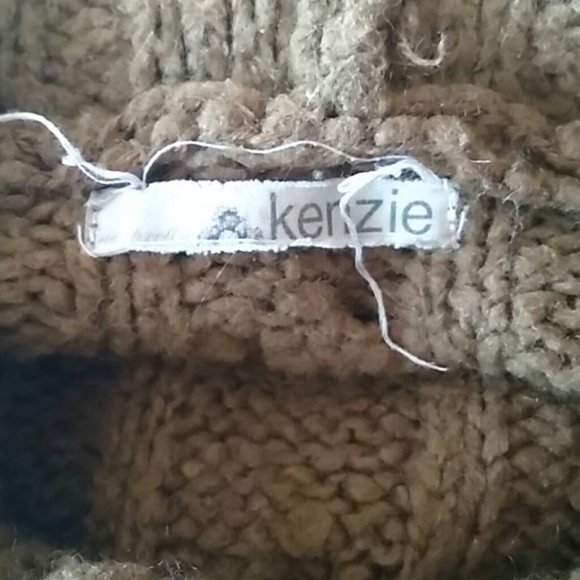 Cable Knit Hooded Sweater - Picture 6 of 8